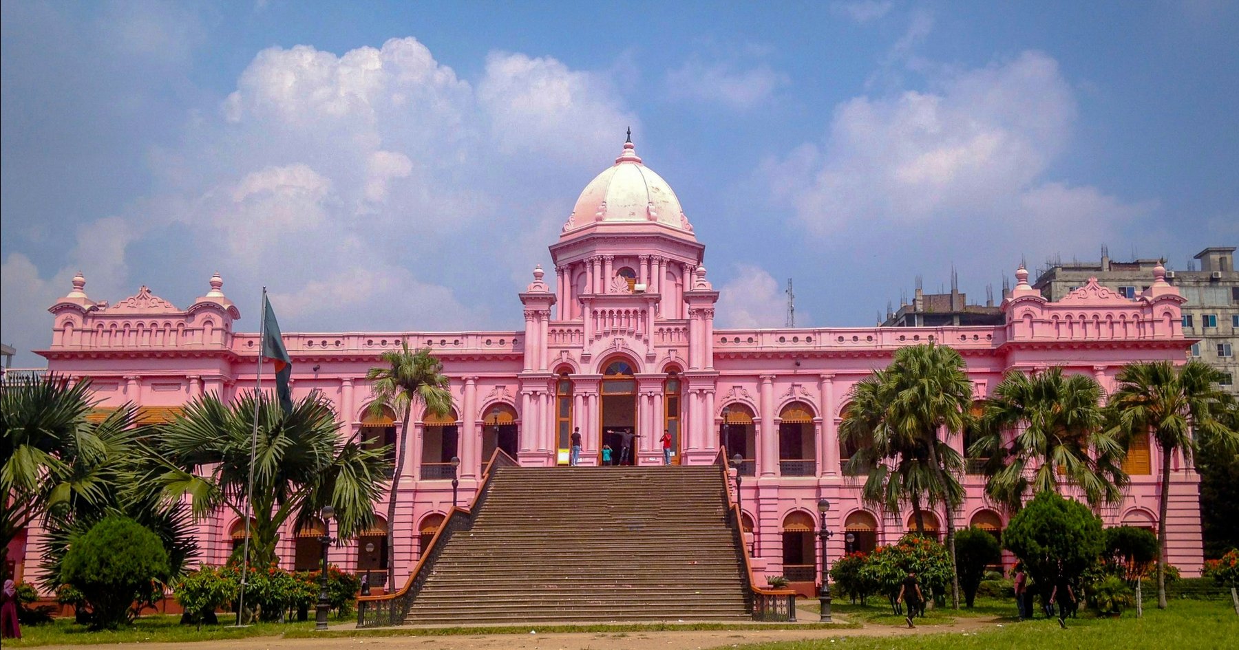 আগামী অর্থবছরে ট্যাক্স পরিবর্তনে মধ্যবিত্তদের চাপ বাড়বে