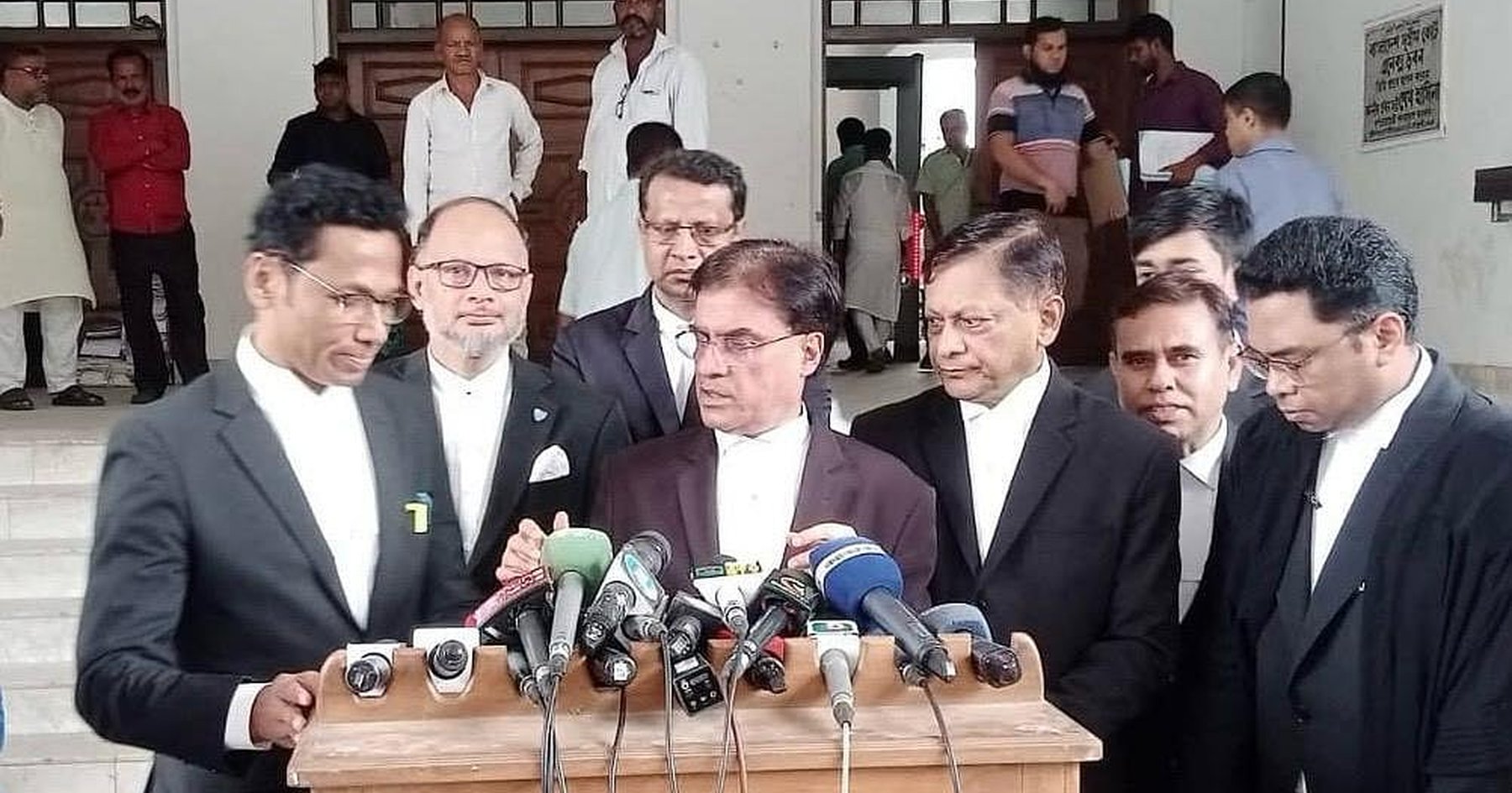 পদত্যাগী আইন কর্মকর্তাদের বক্তব্য রাজনৈতিক স্টান্টবাজি: বিএনপি