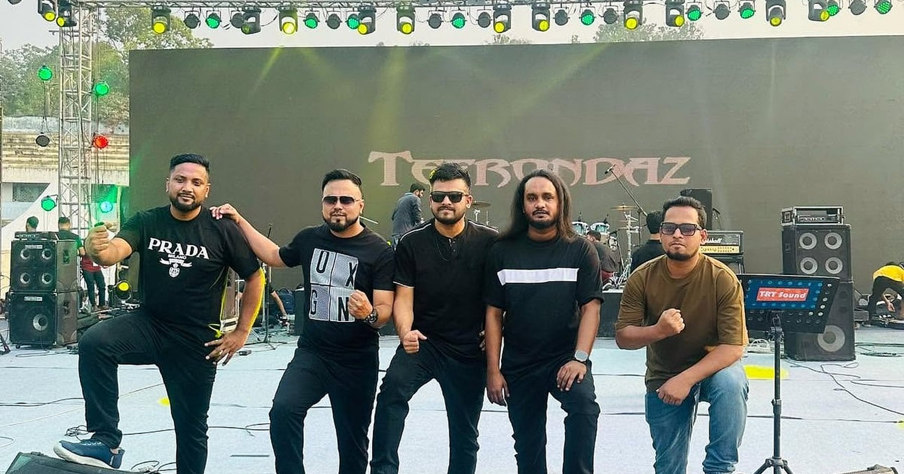 শাটল ট্রেন থেকে জাতীয় মঞ্চে, তীরন্দাজ ব্যান্ডের উত্থান